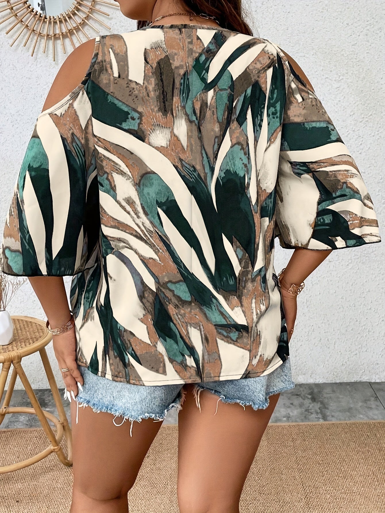 Women's Plus Size Printed V-Neck Front-Zip Cold-Shoulder Three Quarters Sleeve Casual Top - Work & Party Blouse PureLittleBloom.Co
